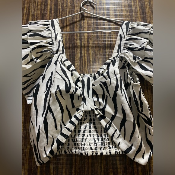 Crop top - Picture 2 of 4